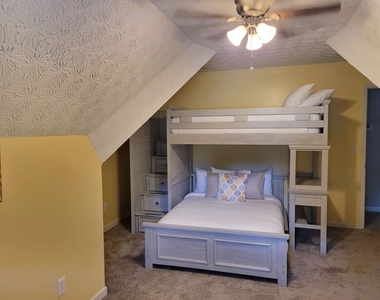 1356 Velvet Creek - Photo Thumbnail 11