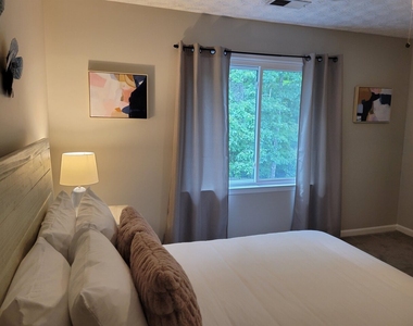 1356 Velvet Creek - Photo Thumbnail 14