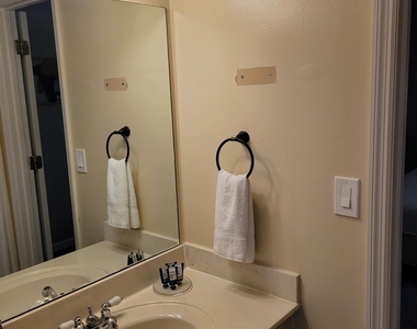 1356 Velvet Creek - Photo Thumbnail 20