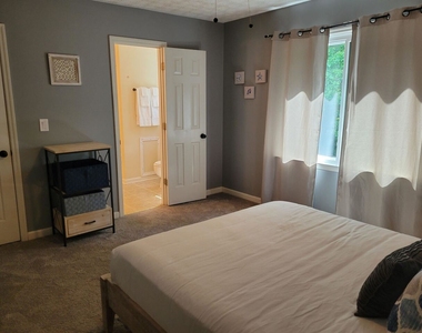 1356 Velvet Creek - Photo Thumbnail 27