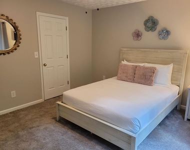 1356 Velvet Creek - Photo Thumbnail 15