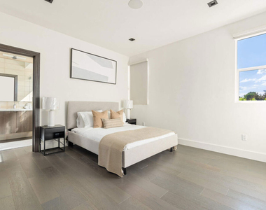 4640 Radford Avenue - Photo Thumbnail 11