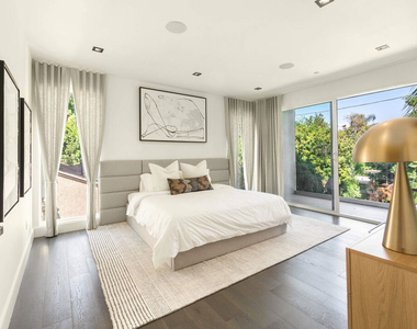 4640 Radford Avenue - Photo Thumbnail 19