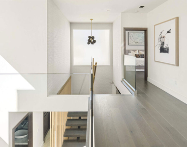 4640 Radford Avenue - Photo Thumbnail 9