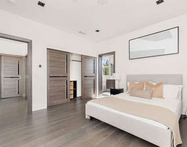 4640 Radford Avenue - Photo Thumbnail 12