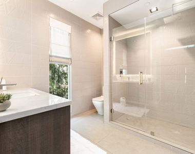 4640 Radford Avenue - Photo Thumbnail 5