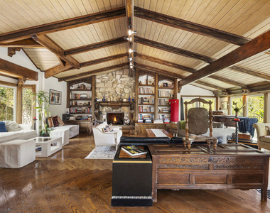 3537 Berry Drive - Photo Thumbnail 2
