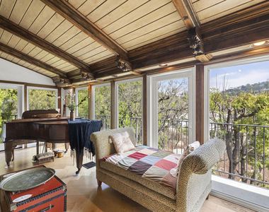 3537 Berry Drive - Photo Thumbnail 4