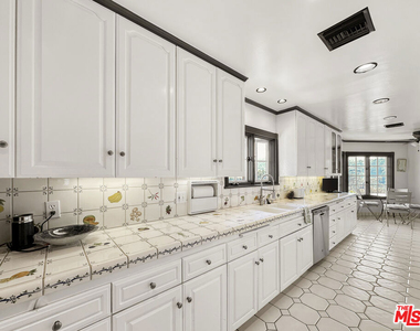 3537 Berry Drive - Photo Thumbnail 10