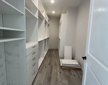 913 Hilldale Avenue - Photo Thumbnail 8