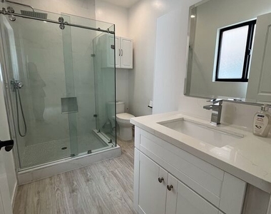 913 Hilldale Avenue - Photo Thumbnail 13