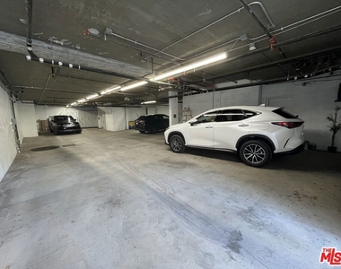 913 Hilldale Avenue - Photo Thumbnail 23