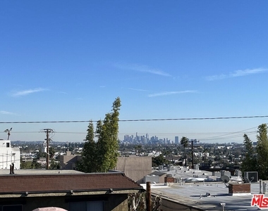 913 Hilldale Avenue - Photo Thumbnail 20