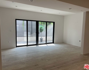 913 Hilldale Avenue - Photo Thumbnail 4
