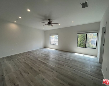 913 Hilldale Avenue - Photo Thumbnail 7