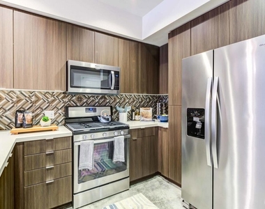 7290 Edinger Avenue - Photo Thumbnail 10