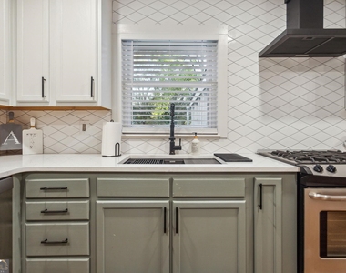425 Sw Plantation Road - Photo Thumbnail 9