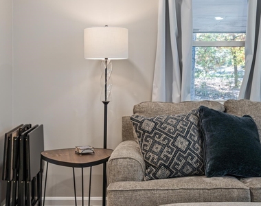 6 Oriole Drive - Photo Thumbnail 7