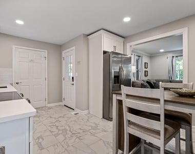 6 Oriole Drive - Photo Thumbnail 12