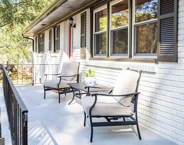 6 Oriole Drive - Photo Thumbnail 4