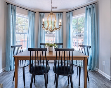 104 Kingston Pointe Drive - Photo Thumbnail 1