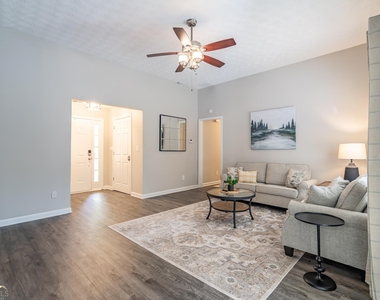 104 Kingston Pointe Drive - Photo Thumbnail 5