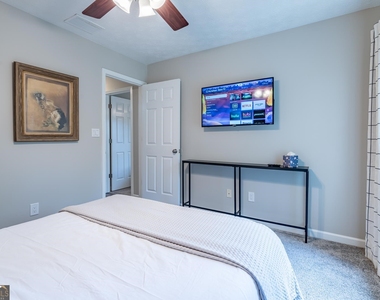 104 Kingston Pointe Drive - Photo Thumbnail 15
