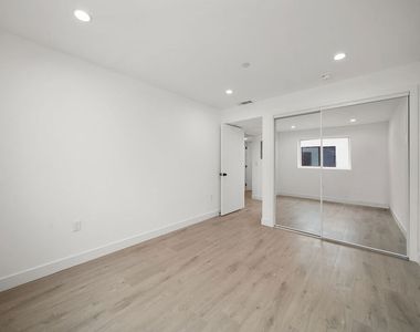 171 S Hoover Street - Photo Thumbnail 13