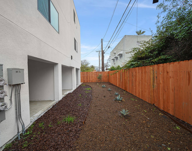 171 S Hoover Street - Photo Thumbnail 38