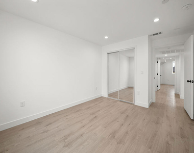 171 S Hoover Street - Photo Thumbnail 17