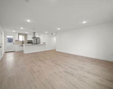 171 S Hoover Street - Photo Thumbnail 27