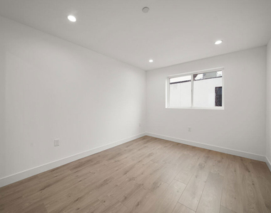 171 S Hoover Street - Photo Thumbnail 11