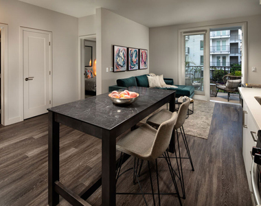 687 S Hobart Boulevard - Photo Thumbnail 2