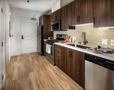 687 S Hobart Boulevard - Photo Thumbnail 5