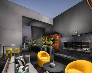 687 S Hobart Boulevard - Photo Thumbnail 27