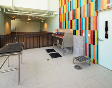 687 S Hobart Boulevard - Photo Thumbnail 31
