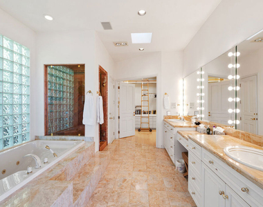7350 Brodiaea Way - Photo Thumbnail 32