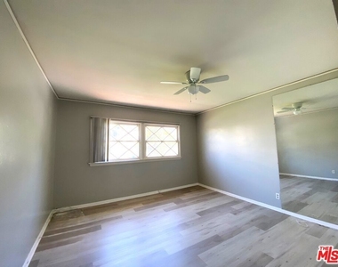 10682 Kinnard Avenue - Photo Thumbnail 18