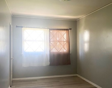 10682 Kinnard Avenue - Photo Thumbnail 12
