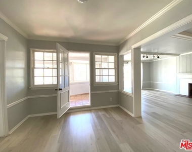 10682 Kinnard Avenue - Photo Thumbnail 4