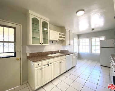 10682 Kinnard Avenue - Photo Thumbnail 7