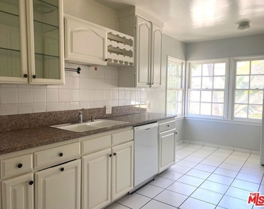 10682 Kinnard Avenue - Photo Thumbnail 6