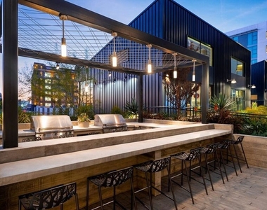 695 S Santa Fe Avenue - Photo Thumbnail 22