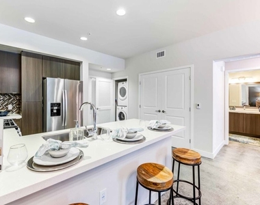7290 Edinger Avenue - Photo Thumbnail 14