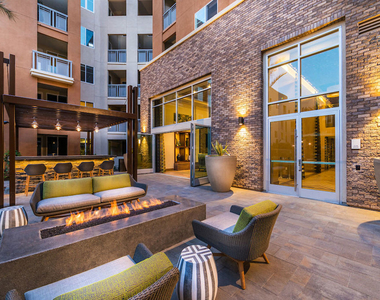 7290 Edinger Avenue - Photo Thumbnail 43