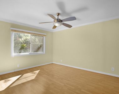 2820 Arizona Avenue - Photo Thumbnail 9