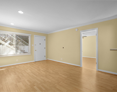 2820 Arizona Avenue - Photo Thumbnail 1