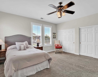 1306 Traver - Photo Thumbnail 7