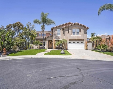 1306 Traver - Photo Thumbnail 1