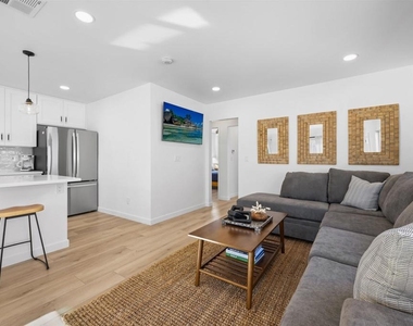 836 Island Ct - Photo Thumbnail 1